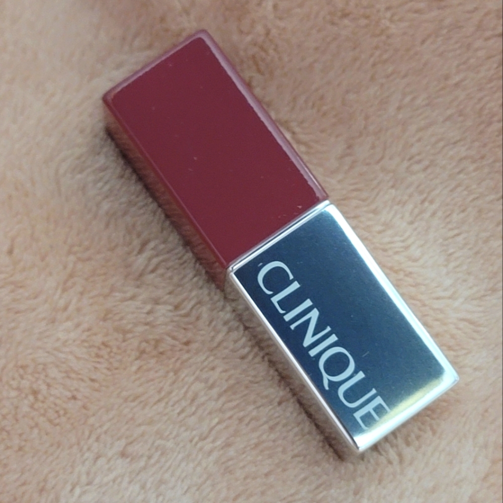 New Clinique Pop Lip Colour + Primer in Plum Pop